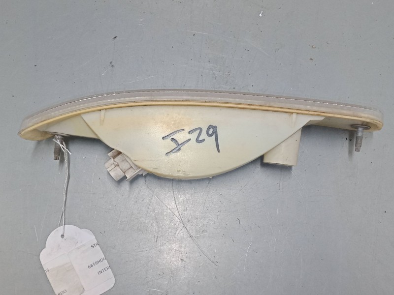 Recambio de intermitente delantero izquierdo para iveco stralis ad 260 s 36 y/ps euro5 ad260s36y ps referencia OEM IAM   