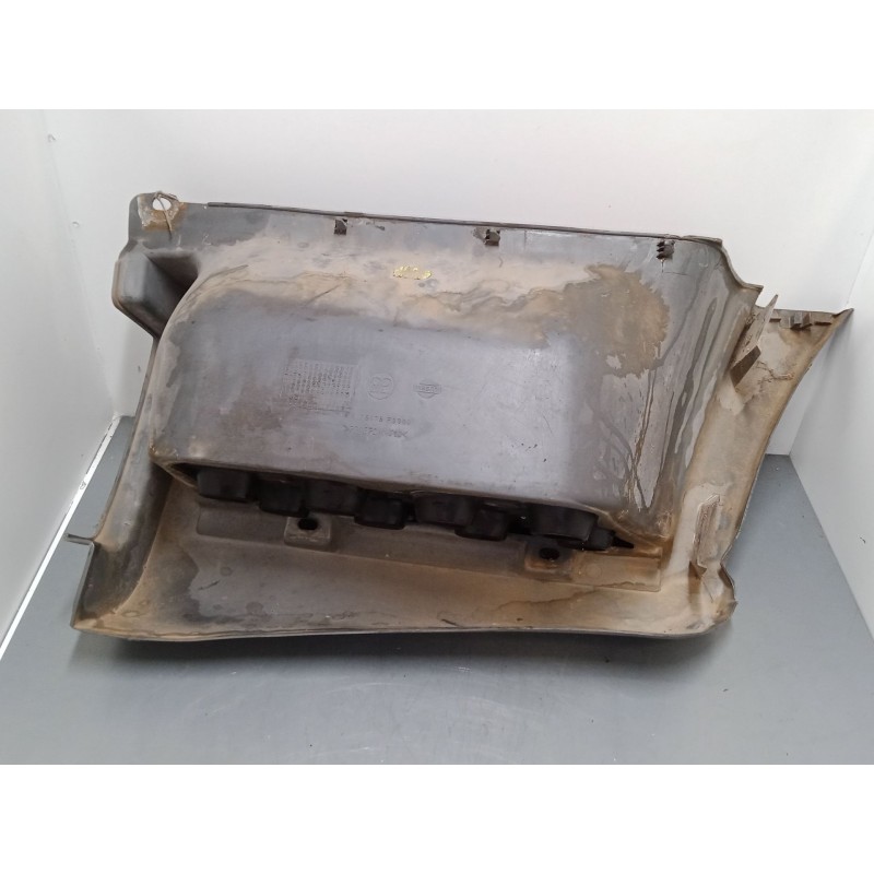 Recambio de estribo derecho para nissan cabstar e (tl_, vl_) 105.35, 110.35, 110.45 (tl0) referencia OEM IAM RH76478F3900  