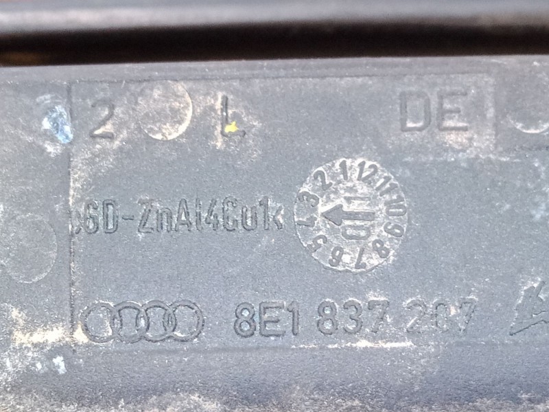 Recambio de maneta exterior puerta delantera izquierda para audi a4 b6 (8e2) 2.0 referencia OEM IAM    Recambio de maneta exterior puerta delantera izquierda para audi a4 b6 (8e2) 2.0 referencia OEM IAM