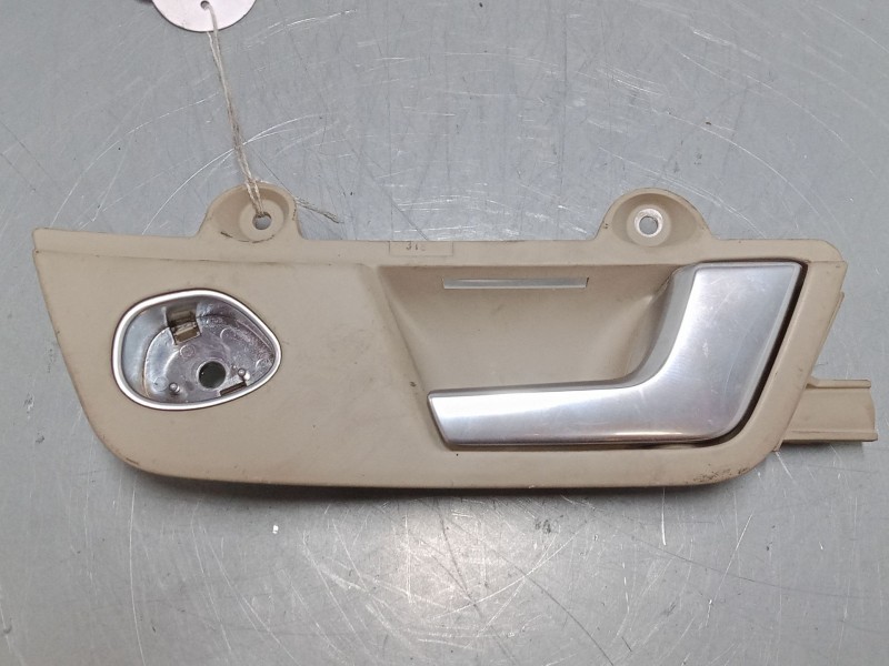Recambio de maneta interior puerta trasera derecha para audi a4 b6 (8e2) 2.0 referencia OEM IAM    Recambio de maneta interior puerta trasera derecha para audi a4 b6 (8e2) 2.0 referencia OEM IAM