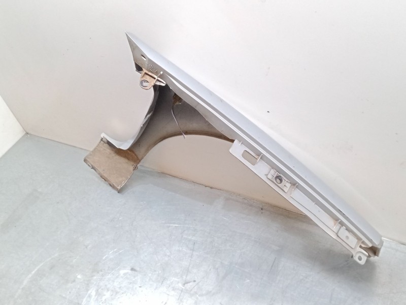 Recambio de aleta delantera izquierda para renault clio ii (bb_, cb_) 1.2 (bb0a, bb0f, bb10, bb1k, bb28, bb2d, bb2h, cb0a,... re Recambio de aleta delantera izquierda para renault clio ii (bb_, cb_) 1.2 (bb0a, bb0f, bb10, bb1k, bb28, bb2d, bb2h, cb0a,... re