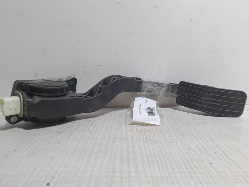 PEDAL ACELERADOR 