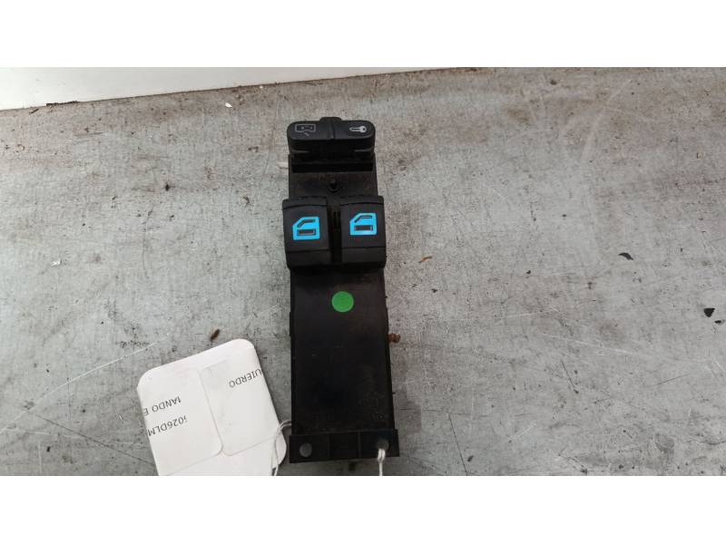 MANDO ELEVALUNAS DELANTERO IZQUIERDO 03755120 
