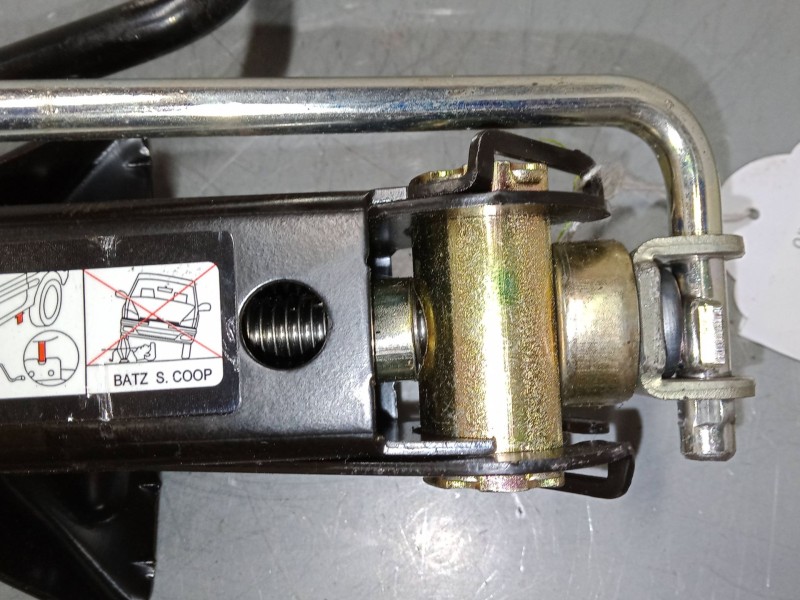 Recambio de gato para citroën c3 i (fc_, fn_) 1.1 i referencia OEM IAM    Recambio de gato para citroën c3 i (fc_, fn_) 1.1 i referencia OEM IAM