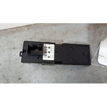 MANDO ELEVALUNAS DELANTERO IZQUIERDO 03755120 