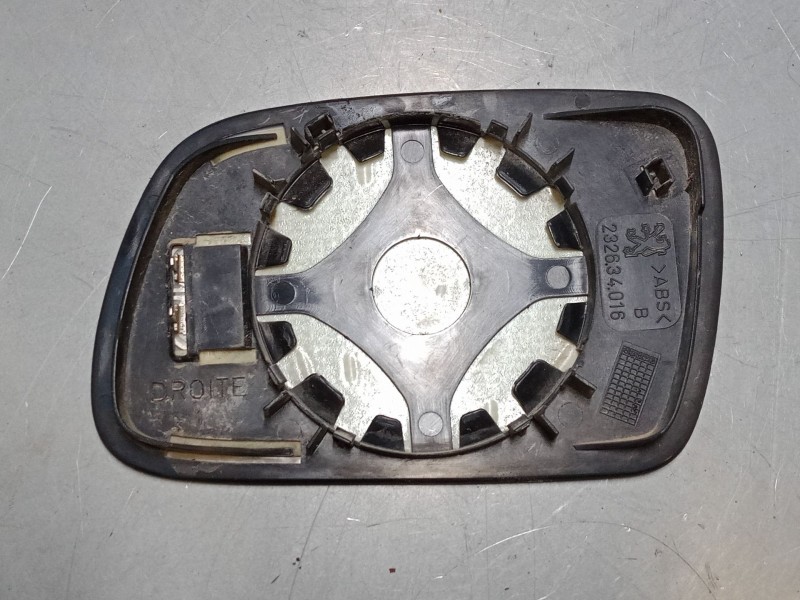 Recambio de cristal retrovisor derecho para seat ibiza ii (6k1) 1.4 i referencia OEM IAM    Recambio de cristal retrovisor derecho para seat ibiza ii (6k1) 1.4 i referencia OEM IAM