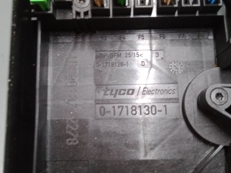 Recambio de caja reles / fusibles para seat leon (1p1) 1.9 tdi referencia OEM IAM 1K0937125A   Recambio de caja reles / fusibles para seat leon (1p1) 1.9 tdi referencia OEM IAM 1K0937125A