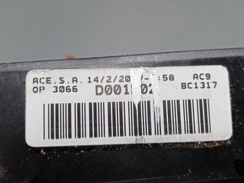 Recambio de caja reles / fusibles para seat leon (1p1) 1.9 tdi referencia OEM IAM 1K0937125A   Recambio de caja reles / fusibles para seat leon (1p1) 1.9 tdi referencia OEM IAM 1K0937125A