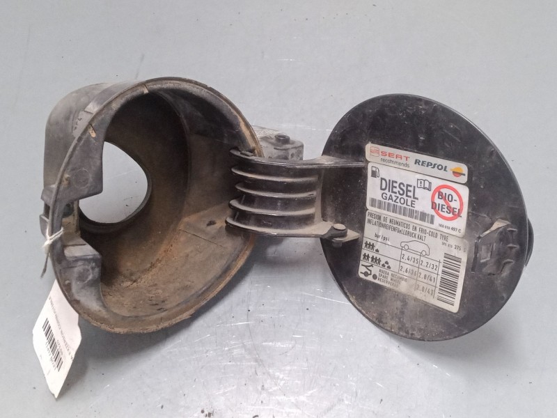 Recambio de tapa exterior combustible para seat leon (1p1) 1.9 tdi referencia OEM IAM 1K0010947C   Recambio de tapa exterior combustible para seat leon (1p1) 1.9 tdi referencia OEM IAM 1K0010947C