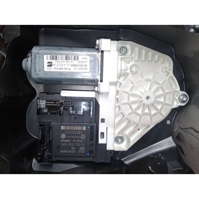 Recambio de elevalunas electrico delantero izquierdo para seat leon (1p1) 1.9 tdi referencia OEM IAM 1P837401   Recambio de elevalunas electrico delantero izquierdo para seat leon (1p1) 1.9 tdi referencia OEM IAM 1P837401