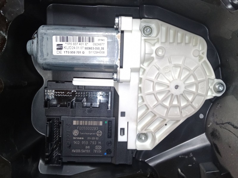 Recambio de elevalunas electrico delantero izquierdo para seat leon (1p1) 1.9 tdi referencia OEM IAM 1P837401   Recambio de elevalunas electrico delantero izquierdo para seat leon (1p1) 1.9 tdi referencia OEM IAM 1P837401