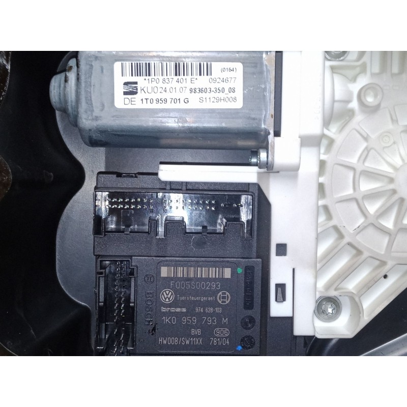 Recambio de elevalunas electrico delantero izquierdo para seat leon (1p1) 1.9 tdi referencia OEM IAM 1P837401   Recambio de elevalunas electrico delantero izquierdo para seat leon (1p1) 1.9 tdi referencia OEM IAM 1P837401