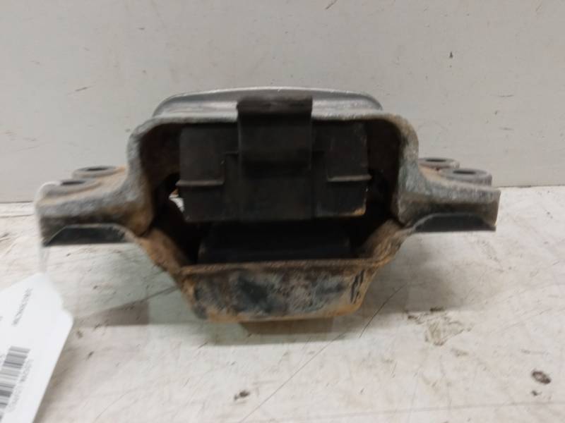SOPORTE MOTOR IZQUIERDO 