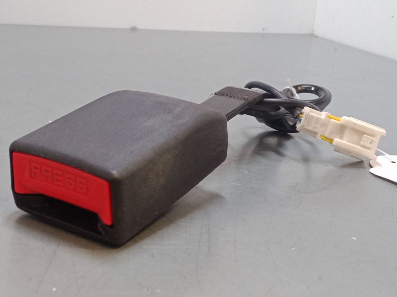 Recambio de anclaje cinturon delantero derecho para citroën c4 picasso i monospace (ud_) 1.8 i 16v referencia OEM IAM 9654972877