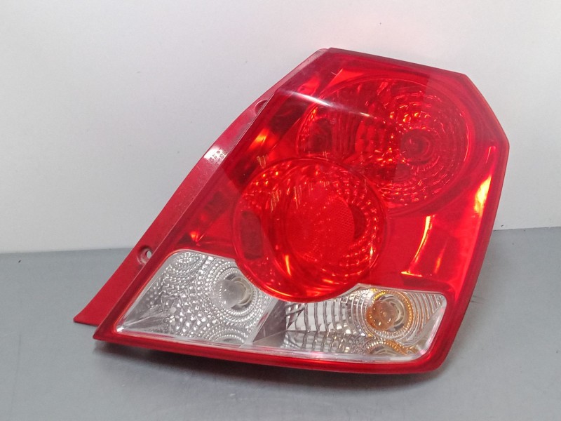 Recambio de piloto trasero izquierdo para chevrolet aveo / kalos hatchback (t200) 1.2 referencia OEM IAM   