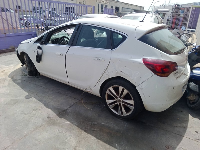 opel astra j (p10) del año 2011