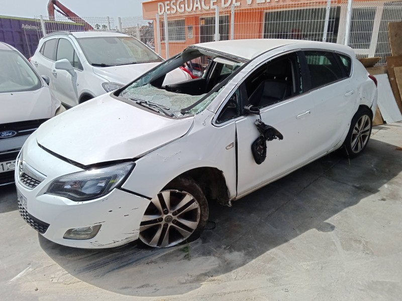 opel astra j (p10) del año 2011