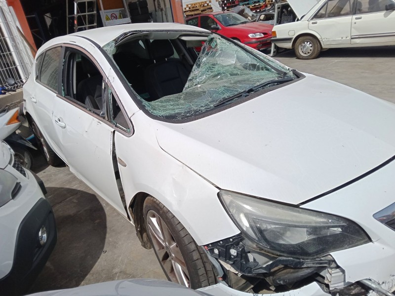 opel astra j (p10) del año 2011