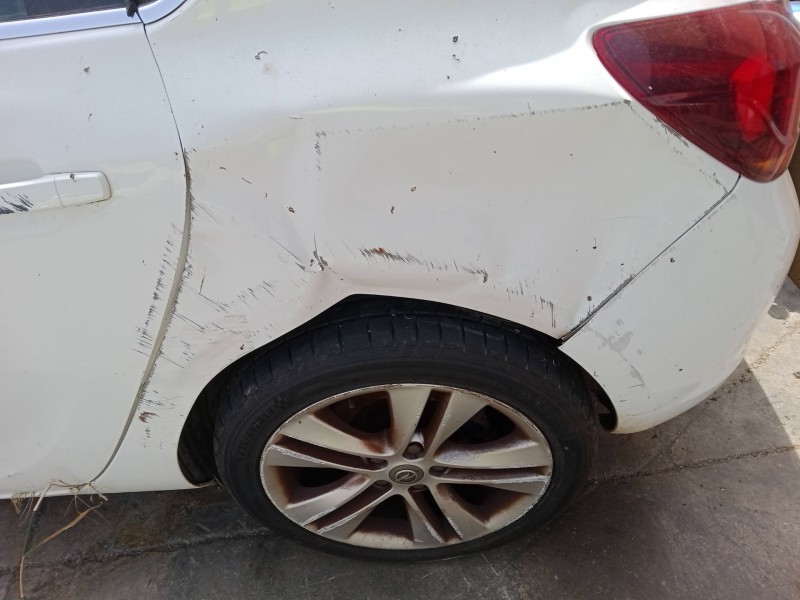 opel astra j (p10) del año 2011