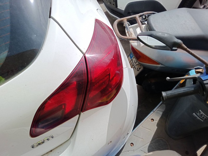 opel astra j (p10) del año 2011