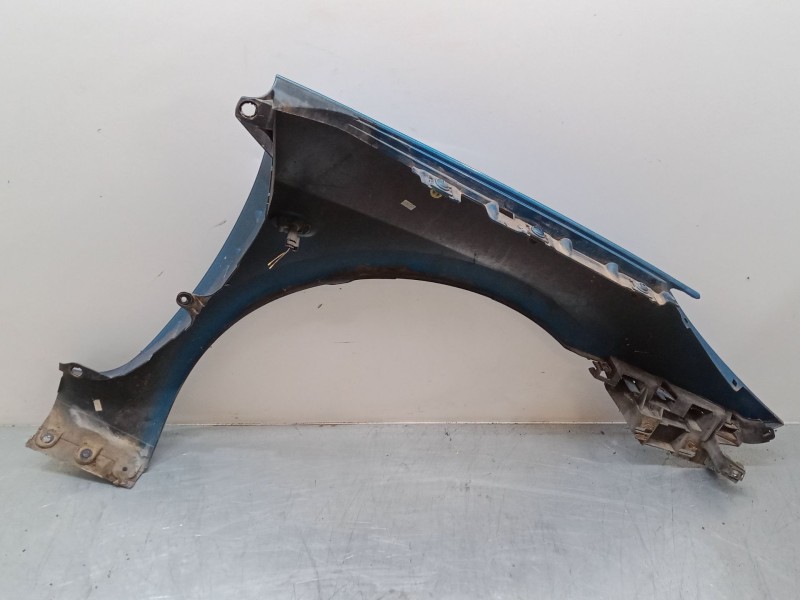 Recambio de aleta delantera izquierda para peugeot 307 cc (3b) 2.0 hdi 135 referencia OEM IAM   