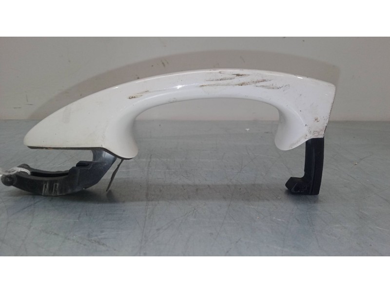 Recambio de maneta exterior puerta delantera izquierda para skoda superb iii station wagon (3v5) 2.0 tdi referencia OEM IAM   