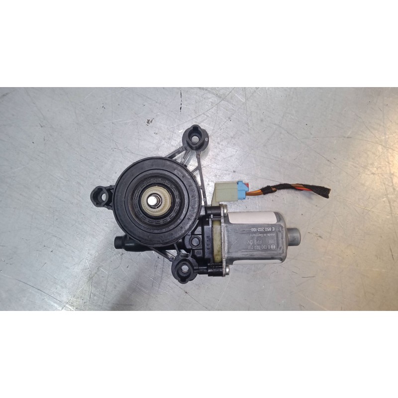 Recambio de motor elevaluna delantero derecho para skoda superb iii station wagon (3v5) 2.0 tdi referencia OEM IAM   