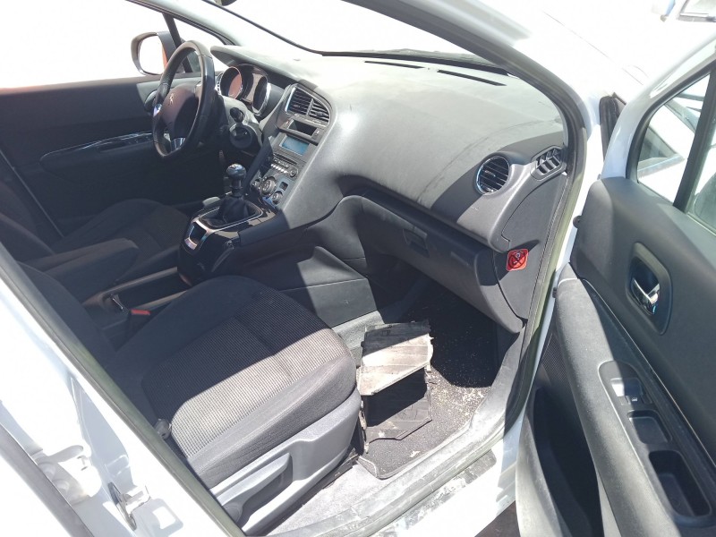 peugeot 5008 (0u_, 0e_) del año 2014