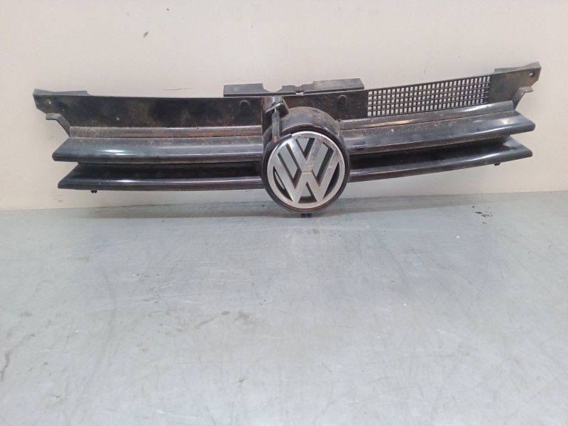 Recambio de rejillas capo para volkswagen golf iv (1j1) 1.9 tdi referencia OEM IAM    Recambio de rejillas capo para volkswagen golf iv (1j1) 1.9 tdi referencia OEM IAM