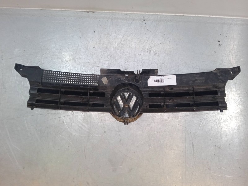 Recambio de rejillas capo para volkswagen golf iv (1j1) 1.9 tdi referencia OEM IAM    Recambio de rejillas capo para volkswagen golf iv (1j1) 1.9 tdi referencia OEM IAM