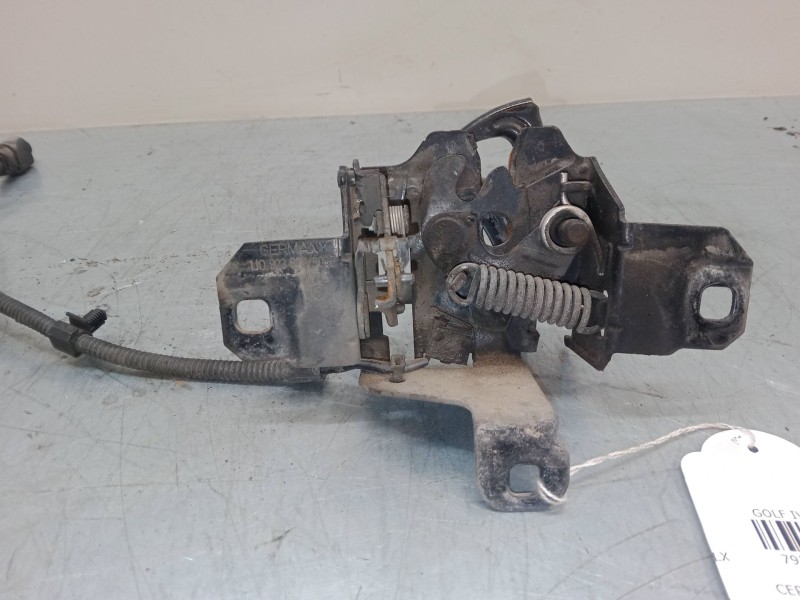 Recambio de cerradura capo para volkswagen golf iv (1j1) 1.9 tdi referencia OEM IAM    Recambio de cerradura capo para volkswagen golf iv (1j1) 1.9 tdi referencia OEM IAM