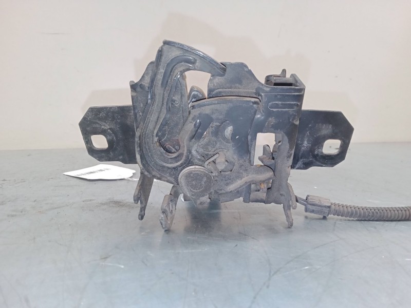 Recambio de cerradura capo para volkswagen golf iv (1j1) 1.9 tdi referencia OEM IAM    Recambio de cerradura capo para volkswagen golf iv (1j1) 1.9 tdi referencia OEM IAM