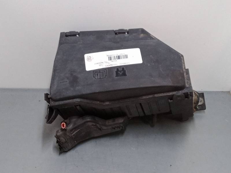 CAJA RELES / FUSIBLES 
