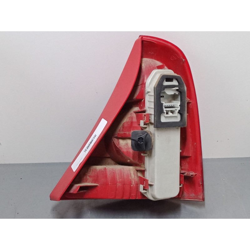 Recambio de piloto trasero izquierdo para renault clio ii (bb_, cb_) 1.5 dci (b/cb08) referencia OEM IAM 8200071413  