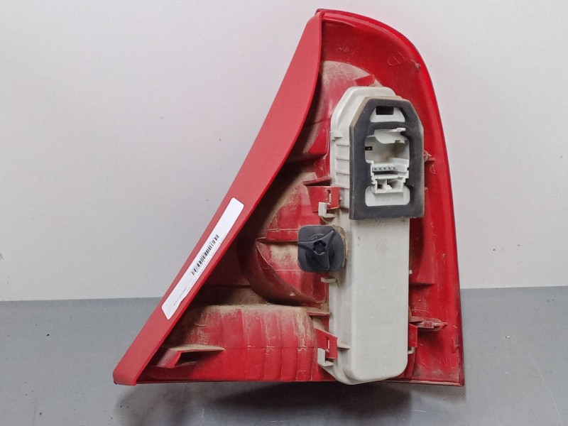 Recambio de piloto trasero izquierdo para renault clio ii (bb_, cb_) 1.5 dci (b/cb08) referencia OEM IAM 8200071413  