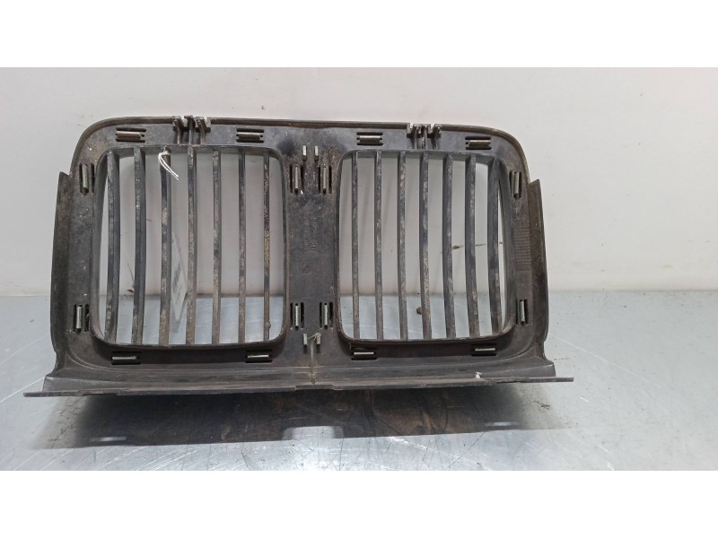 Recambio de rejillas capo para bmw 730 i referencia OEM IAM   