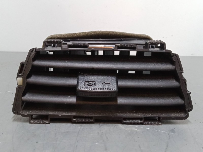 Recambio de aireador central izquierdo para hyundai i20 ii (gb, ib) 1.2 referencia OEM IAM   