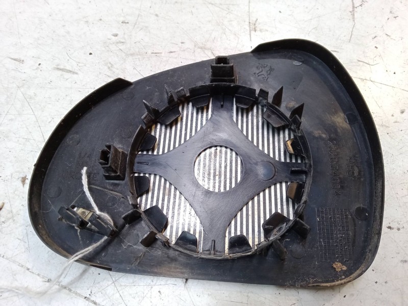 Recambio de cristal retrovisor derecho para peugeot 207 furgoneta/hatchback (wa_, wc_) 1.6 hdi referencia OEM IAM   