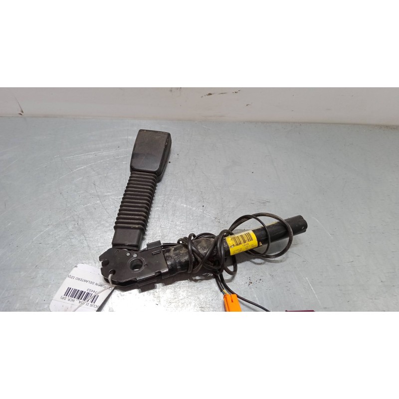 Recambio de anclaje cinturon delantero izquierdo para ford focus ii (da_, hcp, dp) 1.6 tdci referencia OEM IAM   