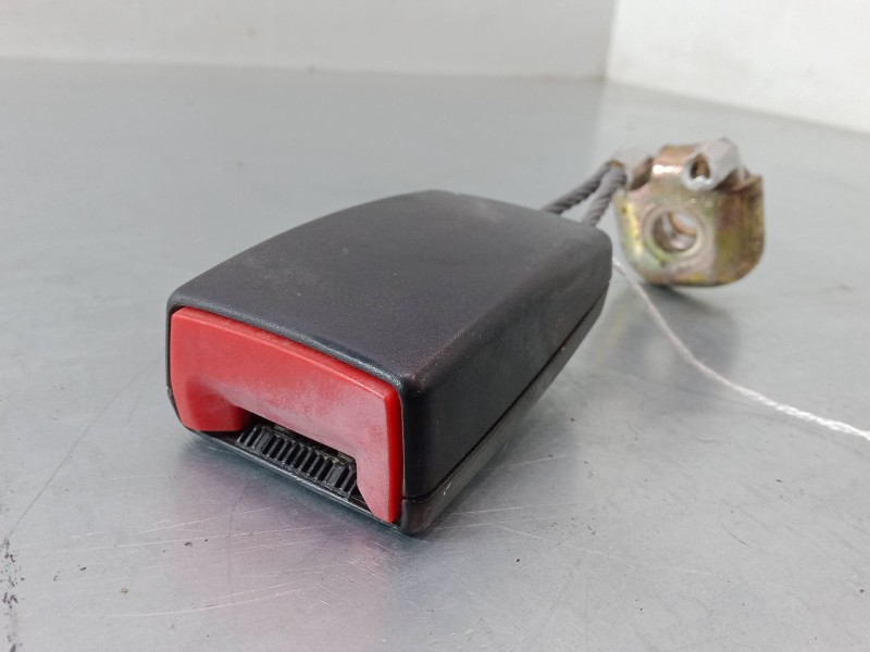 Recambio de anclaje cinturon trasero derecho para audi a4 b5 (8d2) 2.5 tdi referencia OEM IAM   
