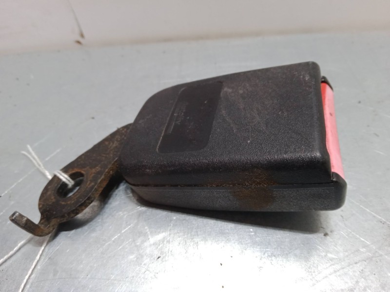 Recambio de anclaje cinturon trasero derecho para peugeot 307 sw (3h) 1.6 hdi 110 referencia OEM IAM   