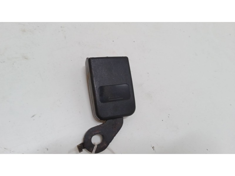 Recambio de anclaje cinturon trasero izquierdo para peugeot 307 sw (3h) 1.6 hdi 110 referencia OEM IAM   