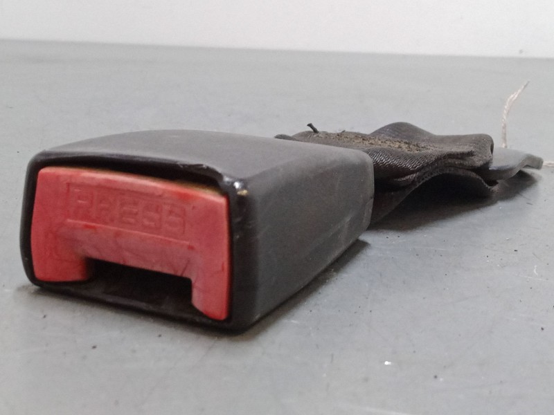 Recambio de anclaje cinturon trasero izquierdo para citroën berlingo / berlingo first monospace (mf_, gjk_, gfk_) 1.9 d (mfwjz) 