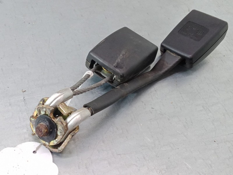 Recambio de anclaje cinturon trasero izquierdo para audi a4 b5 (8d2) 2.5 tdi referencia OEM IAM   