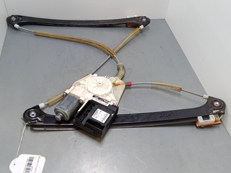 Recambio de elevalunas electrico delantero derecho para audi a3 sportback (8pa) 1.6 referencia OEM IAM 8P0959802K  