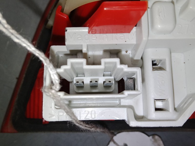 Recambio de piloto trasero porton izquierdo para audi a3 sportback (8pa) 1.6 referencia OEM IAM 8P4945093B  