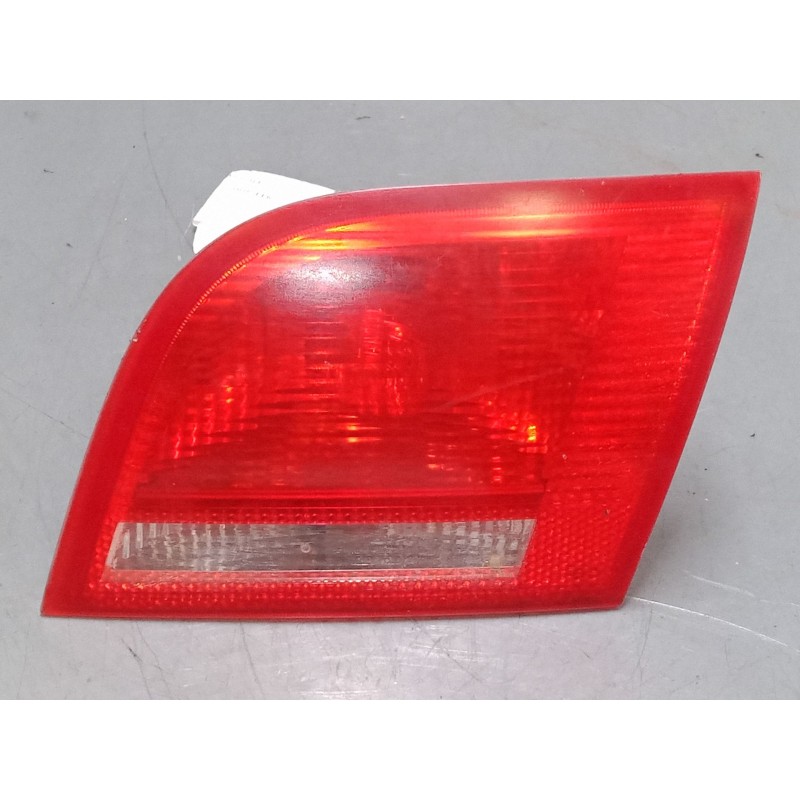 Recambio de piloto trasero porton derecho para audi a3 sportback (8pa) 1.6 referencia OEM IAM 8P4945094B  
