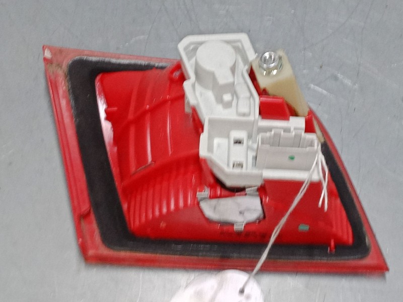 Recambio de piloto trasero porton derecho para audi a3 sportback (8pa) 1.6 referencia OEM IAM 8P4945094B  