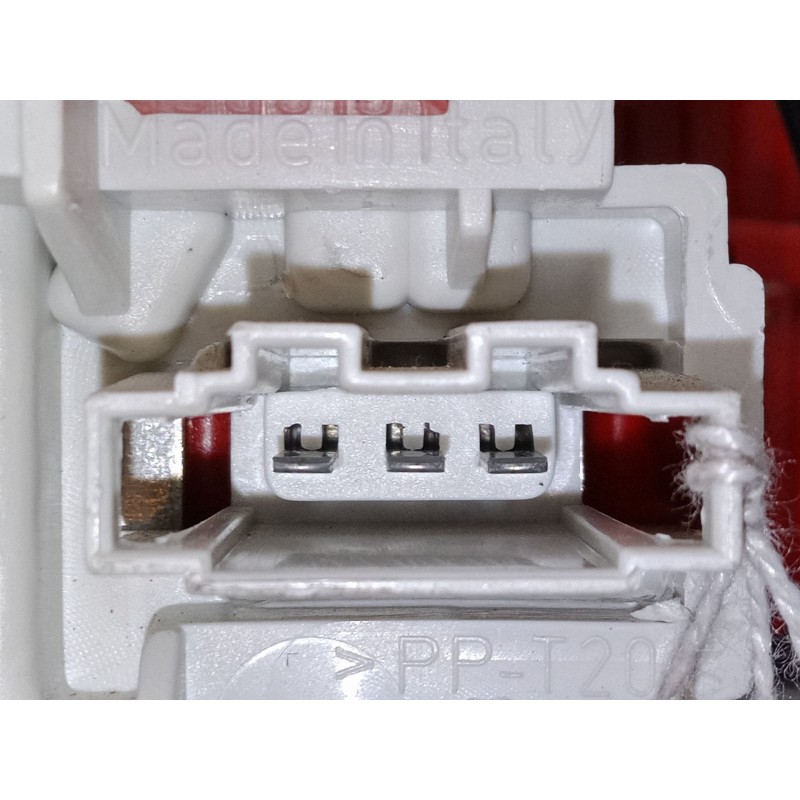 Recambio de piloto trasero porton derecho para audi a3 sportback (8pa) 1.6 referencia OEM IAM 8P4945094B  