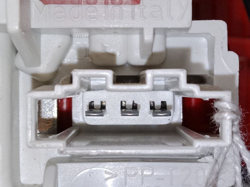 Recambio de piloto trasero porton derecho para audi a3 sportback (8pa) 1.6 referencia OEM IAM 8P4945094B  